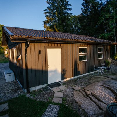 Dubbelgarage med hobbyrum