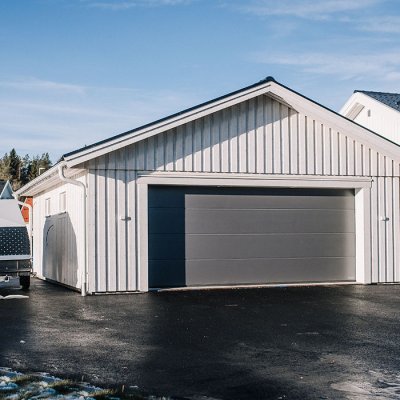 Garage med dubbelport