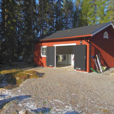 Stall med slagportar