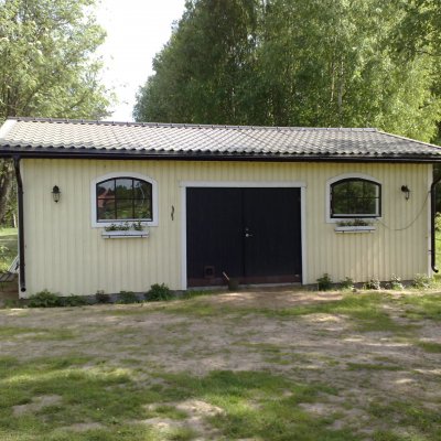 Litet gult stall