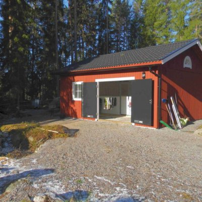 Stall med slagportar