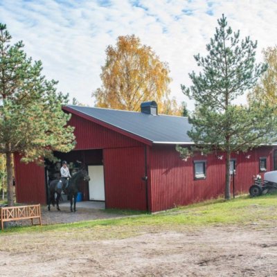 Häststall med fyra boxar