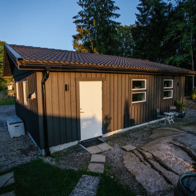 Dubbelgarage med hobbyrum