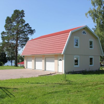 Garage med mansardtak