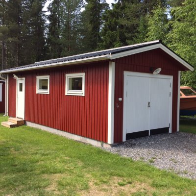 Långsmalt enkelgarage