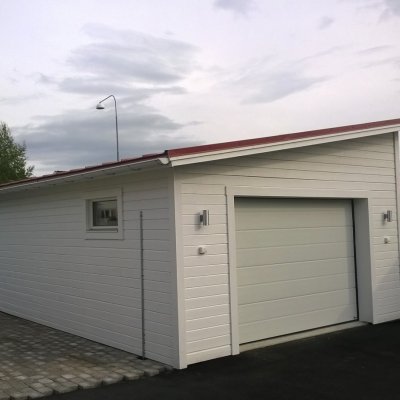 Enkelgarage med pulpettak