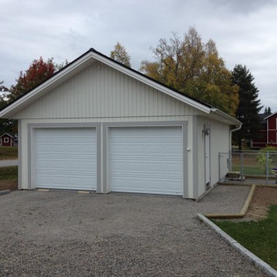 Dubbelgarage med hundgård